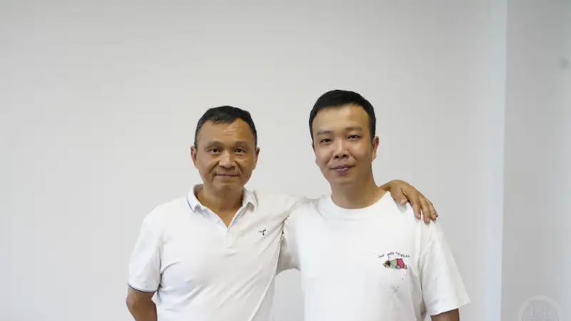 载“李要得”进藏的“黄色法拉利”运抵重庆,两位的哥感慨:这趟能吹一辈子