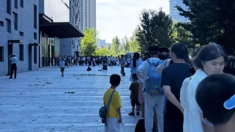 排队4小时只为2分钟!今天,杭州这里爆满了!最新提醒:建议错峰出行