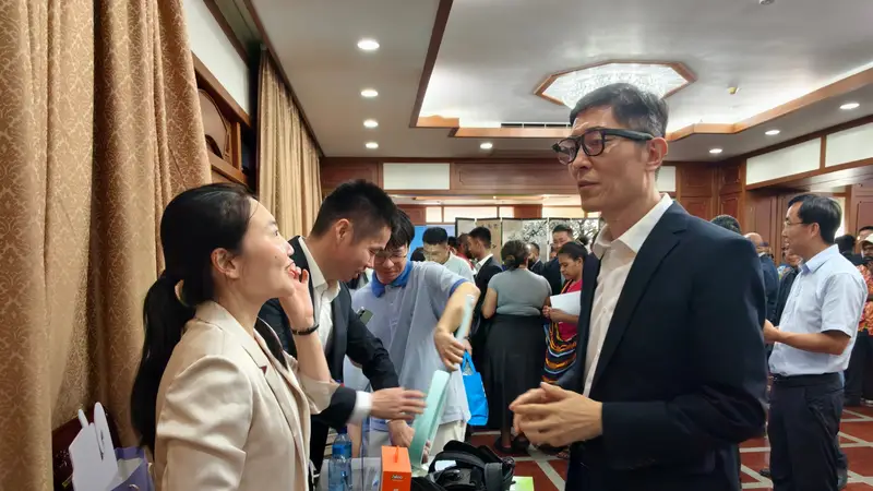 “广货行天下”亮相巴布亚新几内亚,岭南好物与南太“双向奔赴”!