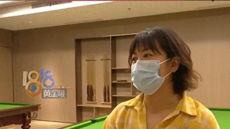 杭州一家长带男童进女更衣室,撞见女孩正在换衣服,面对质疑称“女孩子长大也是被别人看的”,女孩家长踹了对方一脚赔了2800元