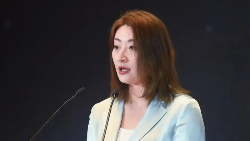 宗馥莉的“同父异母兄弟”成立新公司,实际控制人为杜建英!此前宗馥莉上诉许可申请被香港高院驳回,其不得动用18亿美元资产