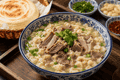 肉夹馍和羊肉泡馍，名字里都有“馍”，为什么吃法完全不同？