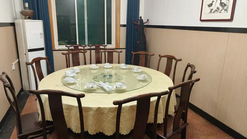 铜锅涮肉何以成为都市聚餐新潮流?解析其背后的生活情感联结