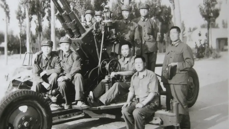 1972年,李德生提审一犯人,发现对方竟是失踪5年的开国中将