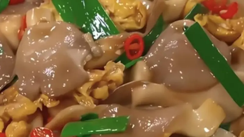 平菇炒鸡蛋:鲜香滑嫩 微辣美味