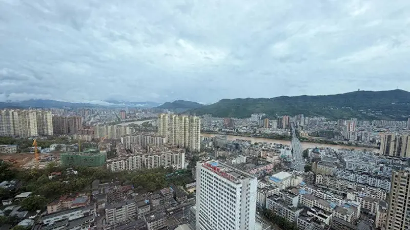 你喜欢这样的旅游?自然风景越来越少,同质化千篇一律人为造景!