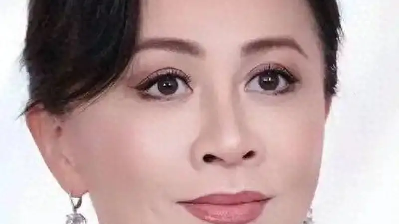 这谁顶得住!58岁刘嘉玲依然美丽动人,成为人们心中的女神!