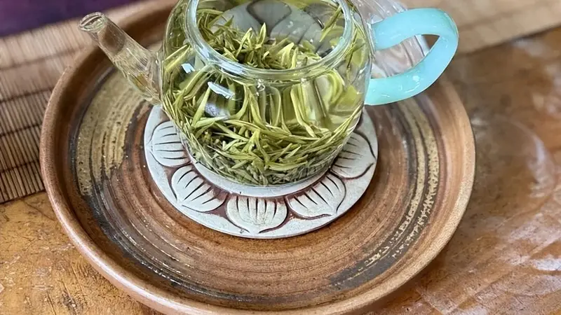 喝茶护肾避坑指南，生普砖茶调味茶别乱喝，霉变茶叶切勿继续饮用