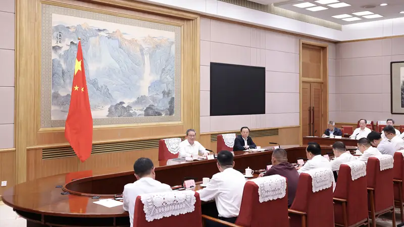 这场总理座谈会上的8位“座上宾”,分别是谁?