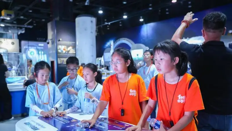 草原少年在北京:当历史可触摸,当科学可追问