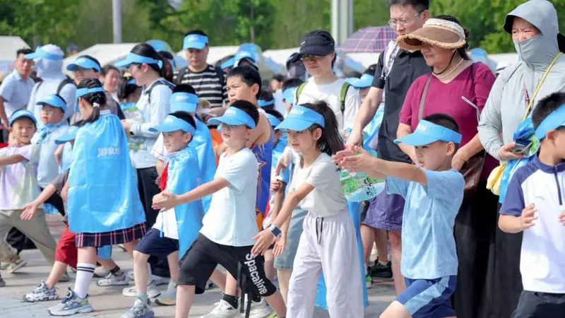 海报观察 | 为什么说“游泉，就是读城”