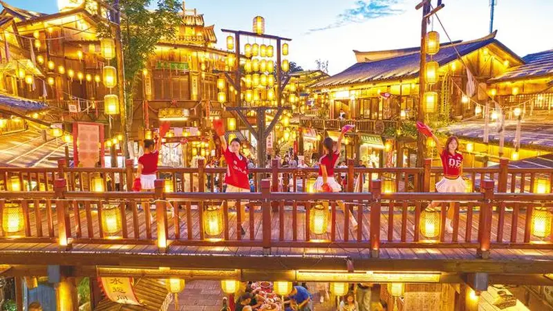 赴江夏里灯火 寻夏暮码头烟火气