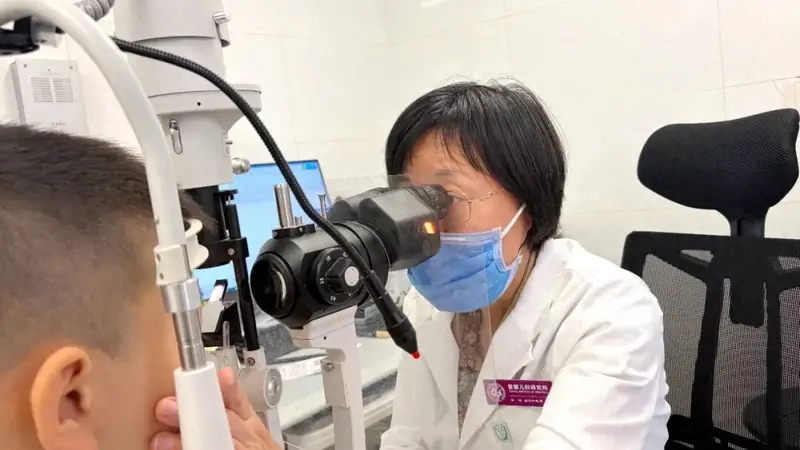 婴儿眼屎多、爱流泪,是泪道堵了吗?眼科医生:先别急