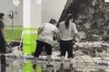 辽宁一小区地下车库墙体暴雨中坍塌，露出大量生活垃圾引发业主质疑