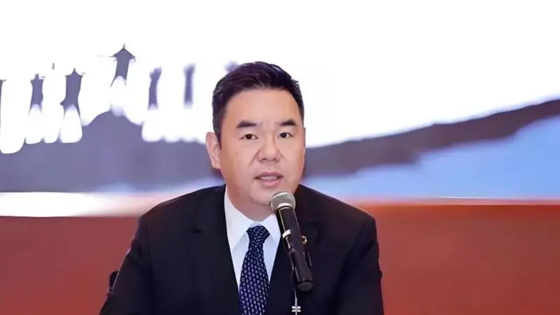 又一个首富栽了!许家印之后,广州首富张劲被判无期,千亿清零
