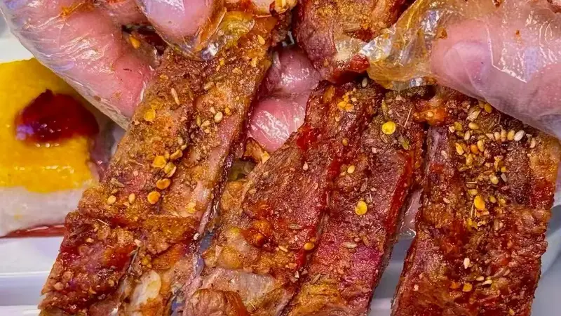 张北烤羊排烤羊腿怎么选，实地体验福洋洋吉祥草原手把肉家乡菜