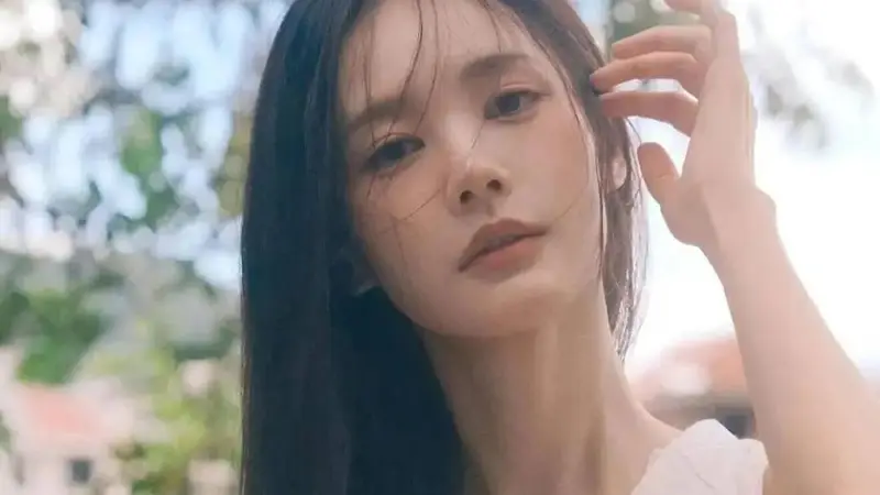超好抄!李一桐的夏日露肤留白穿搭,基础款也能穿出清新呼吸感!
