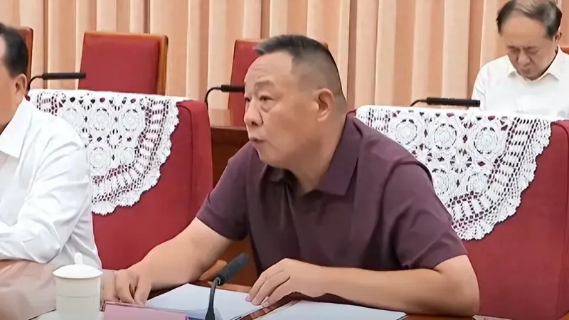 于东来亮相新闻联播!此前“胖东来经验”已被写进9部门政策文件,商务部两度点名"胖东来"