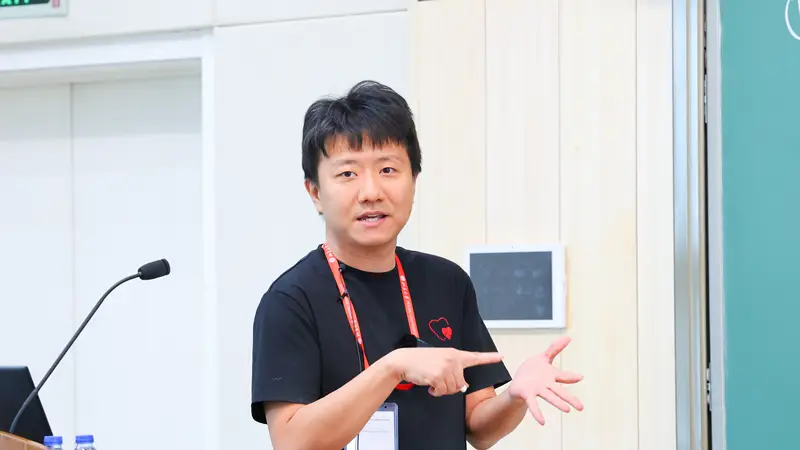 王虹、邓煜获菲尔兹奖,系中国籍数学家首次获得该奖项