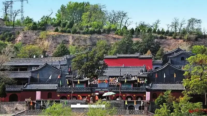 【今日关注】山西河曲藏着一座400年古寺，我去的时候刚好是黄昏