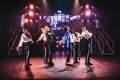 30首传世金曲串联，这部伦敦西区音乐剧再现MJ传奇人生