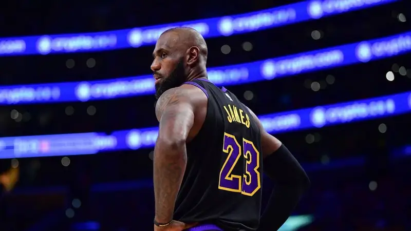 NBA夏窗前瞻:老詹要去勇士了?小卡浓眉入局