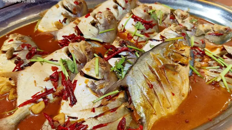 三伏夏天,建议少吃带鱼、鲫鱼,懂行的人专挑这4种,肉嫩刺少,鲜美营养,人人吃得起!