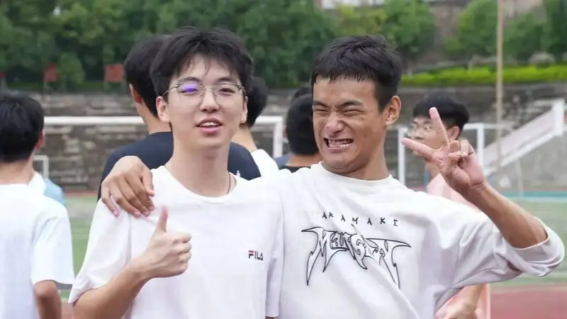 高考606分的凉山脑瘫男孩陈文杰,被四川大学录取!