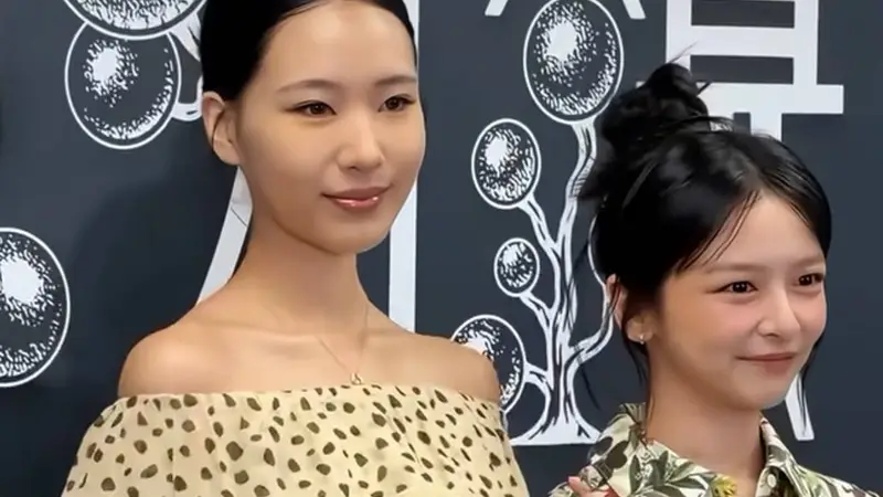 小S大女儿出席活动,Elly穿波点裙比同伴高半头,高级脸很耐看