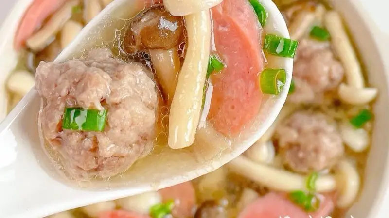 三鲜肉丸汤:鲜到舔碗的家常暖汤,全家抢着喝!
