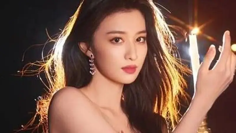 王楚然穿潜水服水蜜桃身材火辣！优越腰臀比太曼妙美爆了