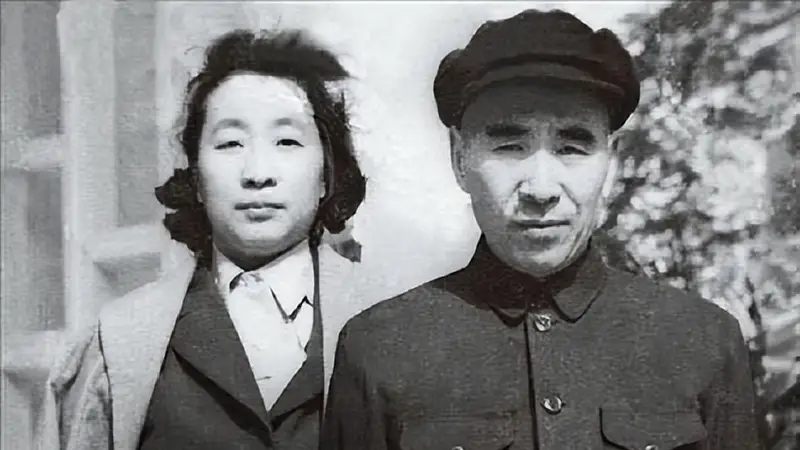 1971年坠机事件后，林帅遗物中发现一小册子，主席看后悲痛不已
