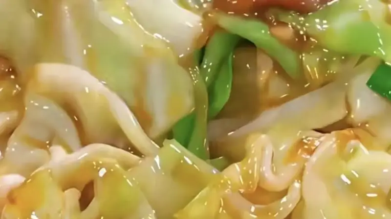手撕包菜：家常菜脆嫩入味