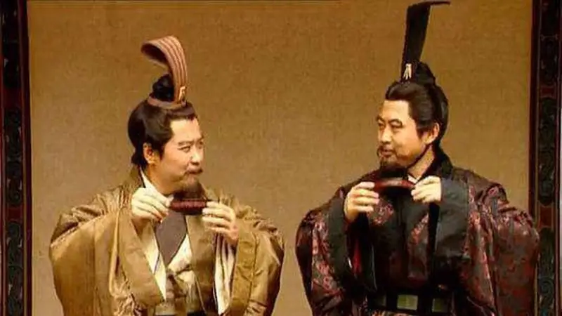 刘璋为什么不听别人的劝告非要请刘备入川?