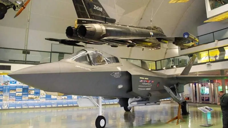 F35战损比达20:1!每小时飞成本差1.3万刀,欧双机混编成新趋势