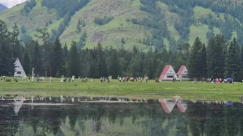 在四季流转的阿尔泰山脚下,用脚步丈量这片辽阔土地,我把阿勒泰难忘旅行经验一点点说给你听