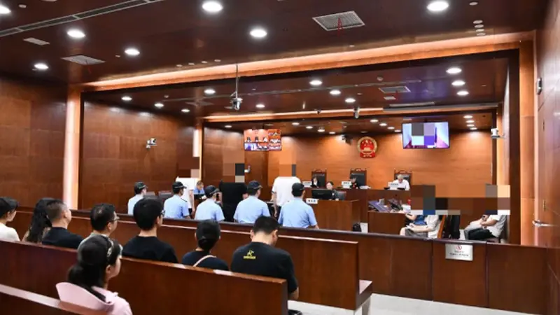 成都一火锅店回收口水油熬锅底给客人食用,5人被判刑