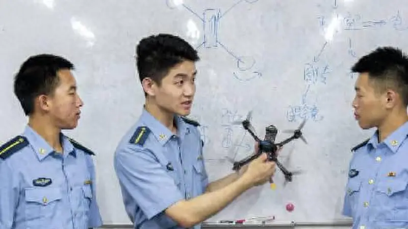 空军预警学院学员暑期赴基层一线加钢淬火