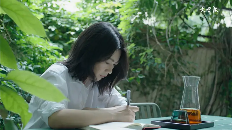张玲玲:书写是一种生命轨迹,我们欲求的唯有诚实 | 正在写的人