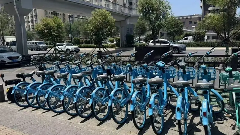 涨价、压缩起步时长、假日高费率、月卡捆绑……共享单车还能骑多远?