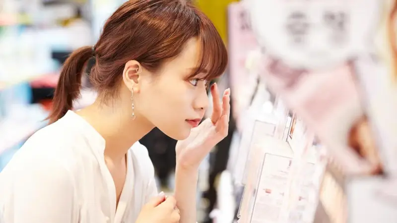 76%的00后，买美妆前先问AI
