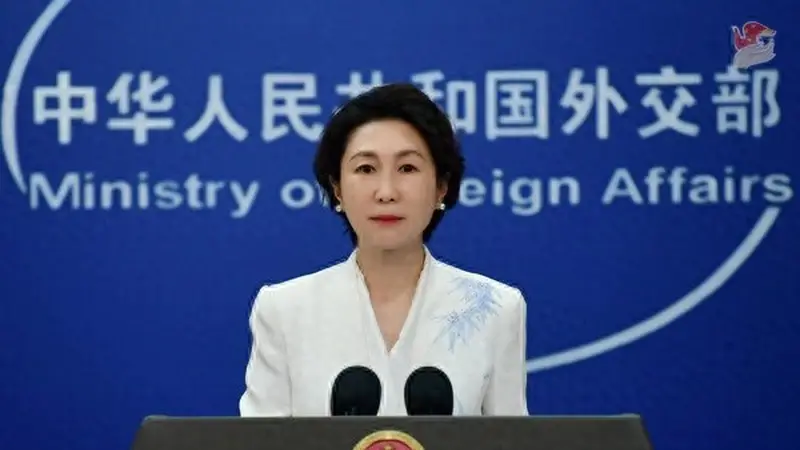 外交部提醒有关方面:避免危险抵近中国海军舰艇,防止引发海空意外