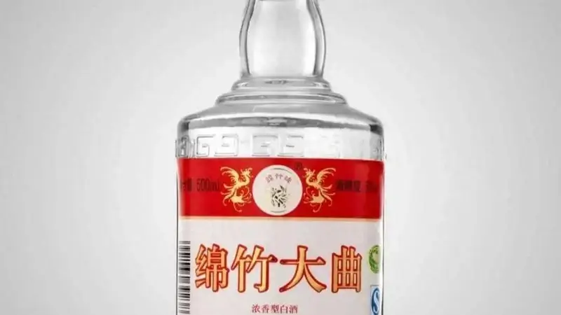 绵竹大曲被自己养大的树遮住了光
