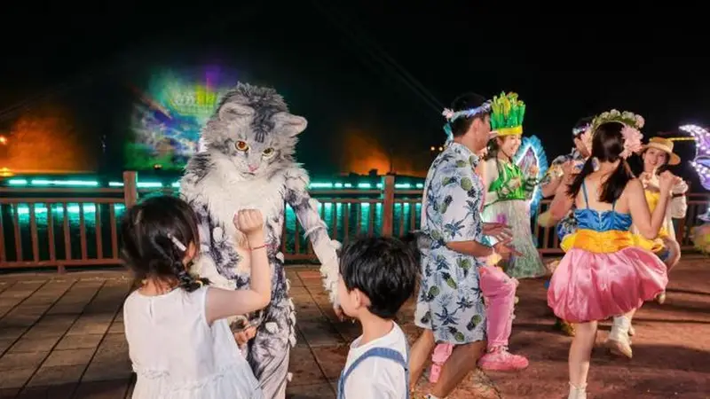 景区竞相开暑期夜场,拉动“八小时外”消费