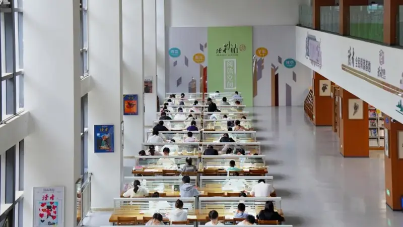 武威凉州区：以书“解暑”以读润心