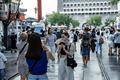 记得“带着空箱子来北京”