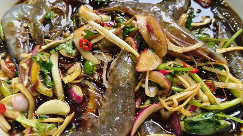 生腌明虾加山黄皮,媲美潮汕美食,一口就沦陷