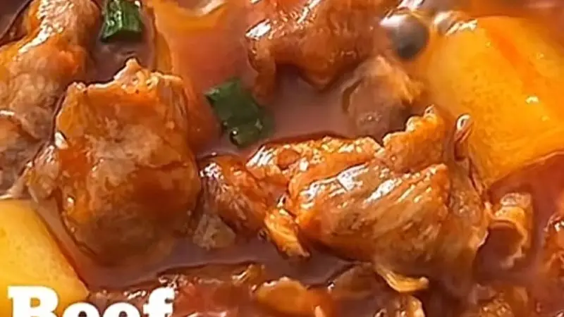 土豆肥牛煲酸甜浓郁,能炫三碗米饭