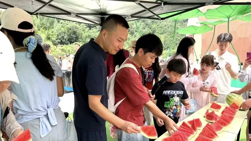 伏天出游福利拉满!新乡南太行西瓜畅吃、凿冰寻宝欢乐多