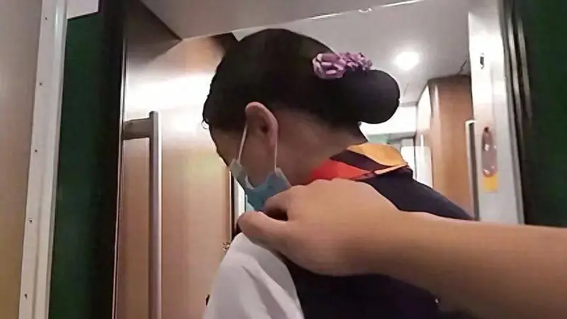 全程960公里,一名视障旅客独自乘动车旅行……
